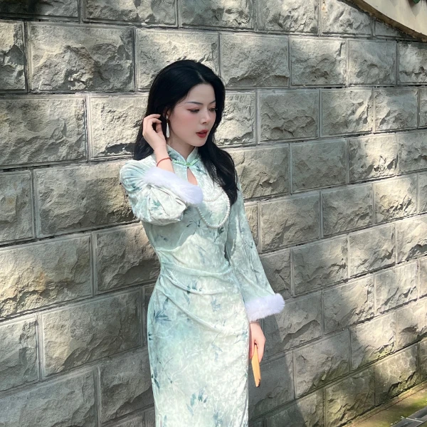 【芳草渡】小个子定制兔毛毛条气质印花秋冬长裙长袖厚款淡绿色优雅