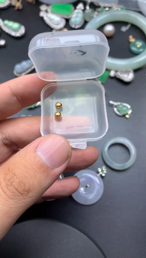 颈饰18K金镶嵌翡翠米*米金珠4mm