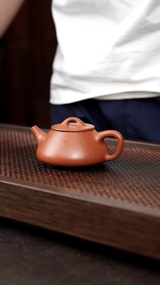 茶壶紫砂红降坡平盖石瓢【带矿标证书】