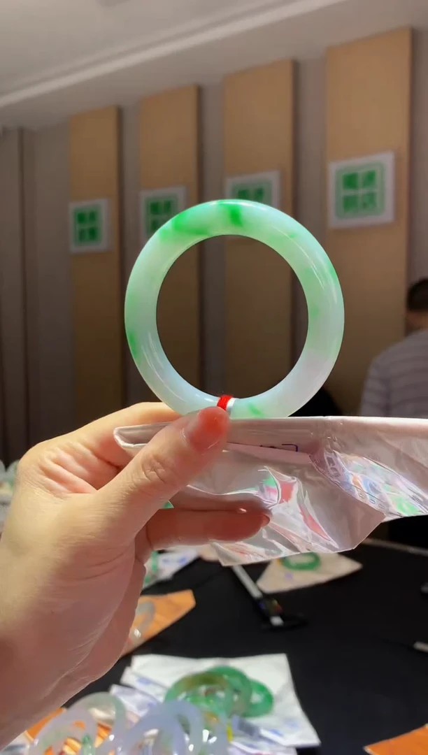 未镶嵌手镯翡翠-X115 圈口54.6 全款16.8万 定金2万