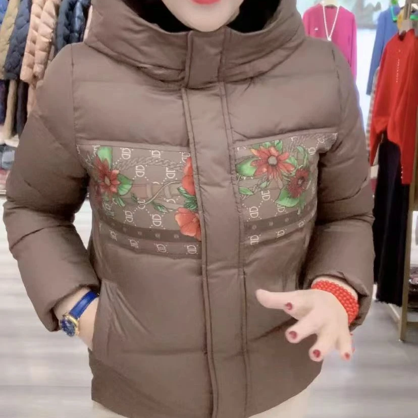 新款带帽冬季厚款时尚洋气女款气质穿搭常规女士拼接花上衣外套