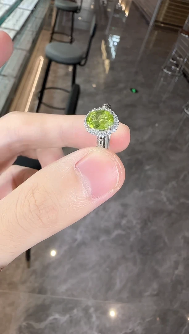 银S925镶嵌戒指橄榄石9*7mm