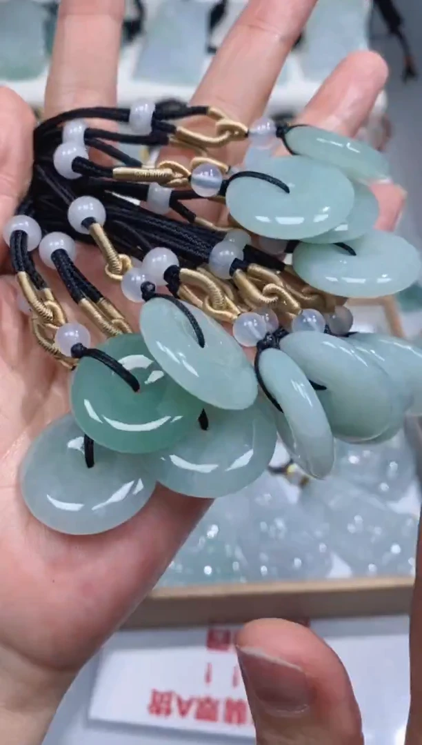 颈饰未镶嵌翡翠吊坠团购多样性发一件