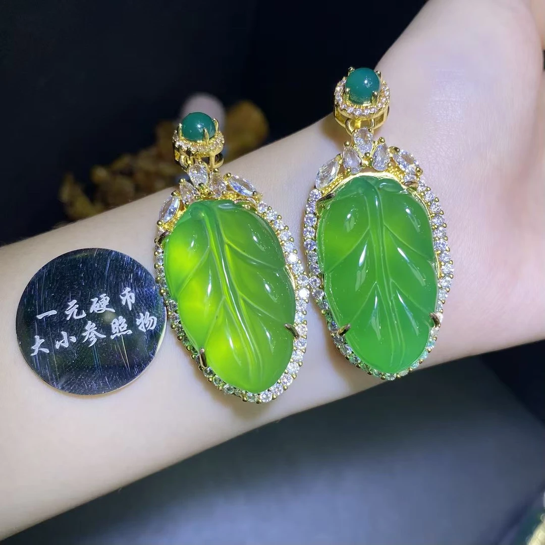 q-ST6362-青碧冰芙蓉玛瑙绿叶子-配卡扣绳-多样性发其一WR