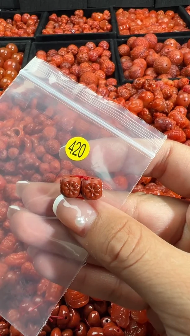 颈饰未镶嵌南红玛瑙1