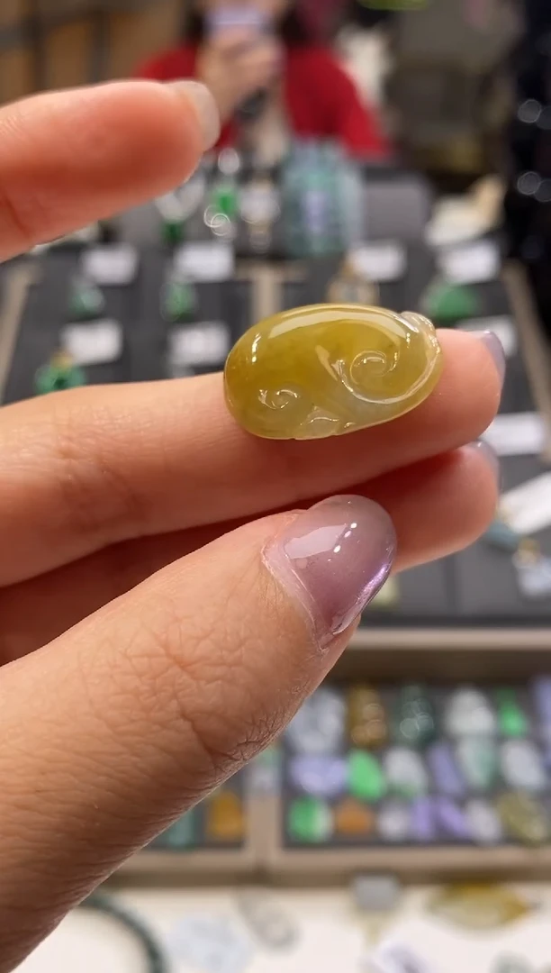 颈饰未镶嵌翡翠如意