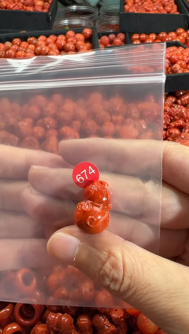 颈饰未镶嵌南红玛瑙1
