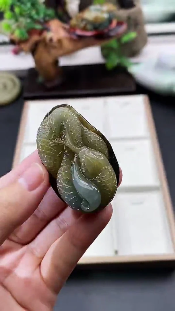 颈饰未镶嵌翡翠天然缅甸A货翡翠