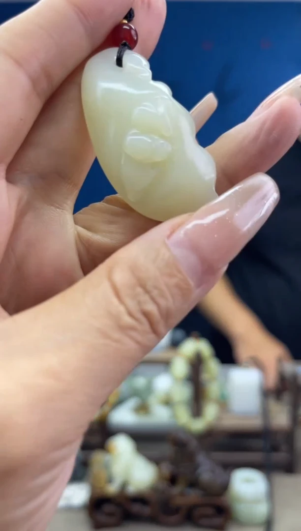 和田玉未镶嵌颈饰1