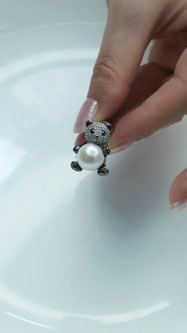 【闪购商品】淡水珍珠胸饰合金淡水熊猫胸针
