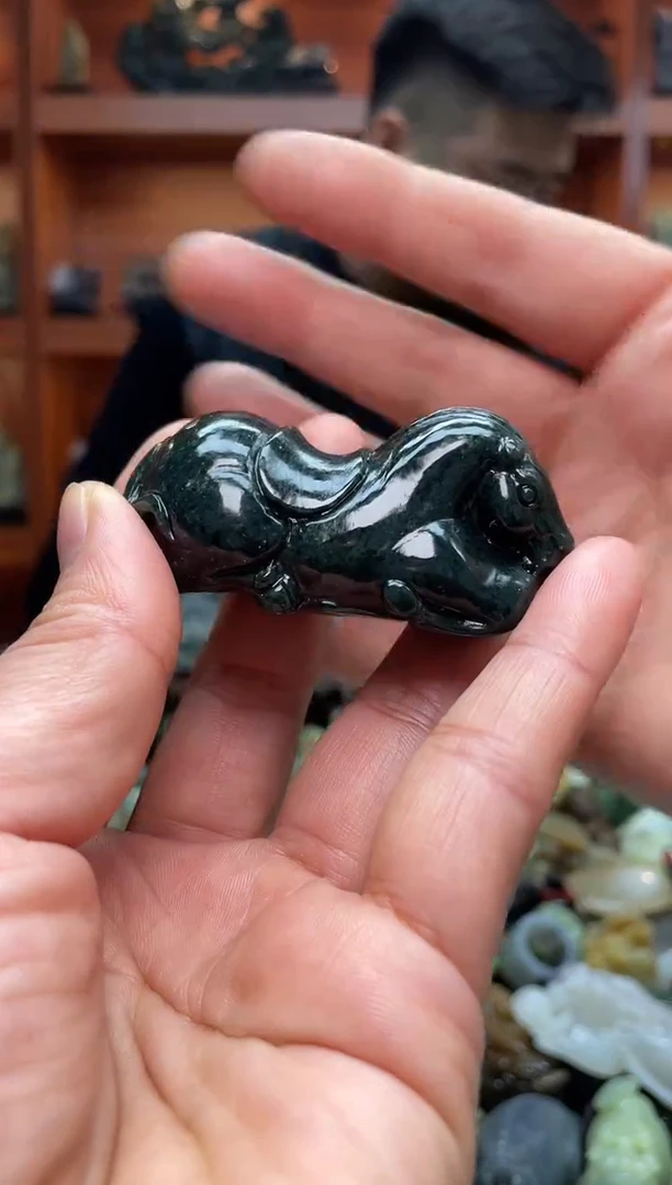 未镶嵌和田玉把件1