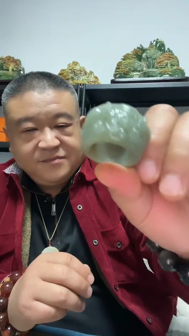 未镶嵌戒圈和田玉貔貅雕刻扳指