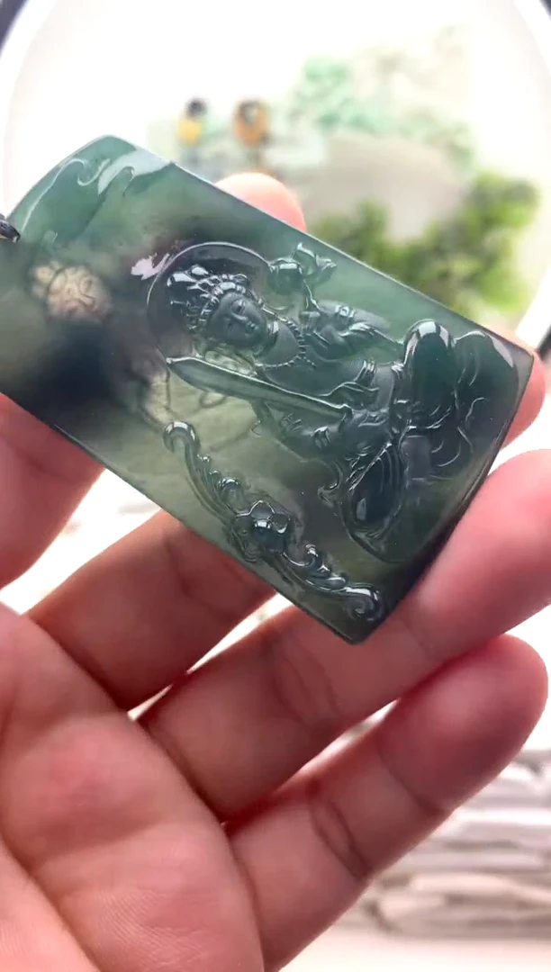 颈饰未镶嵌翡翠虚空藏
