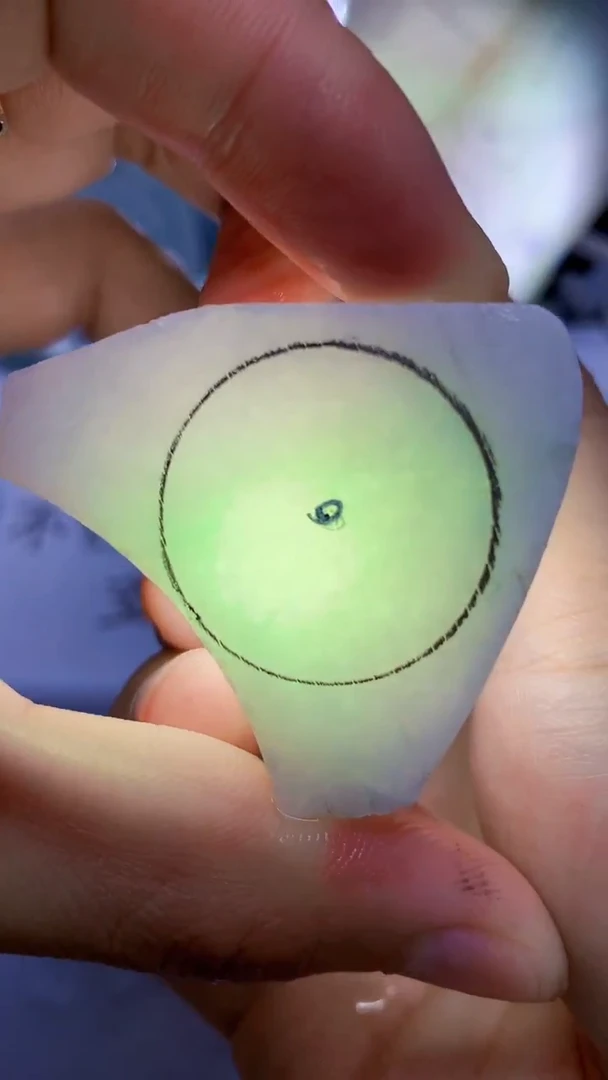 翡翠裸石缅甸天然A货Q2907