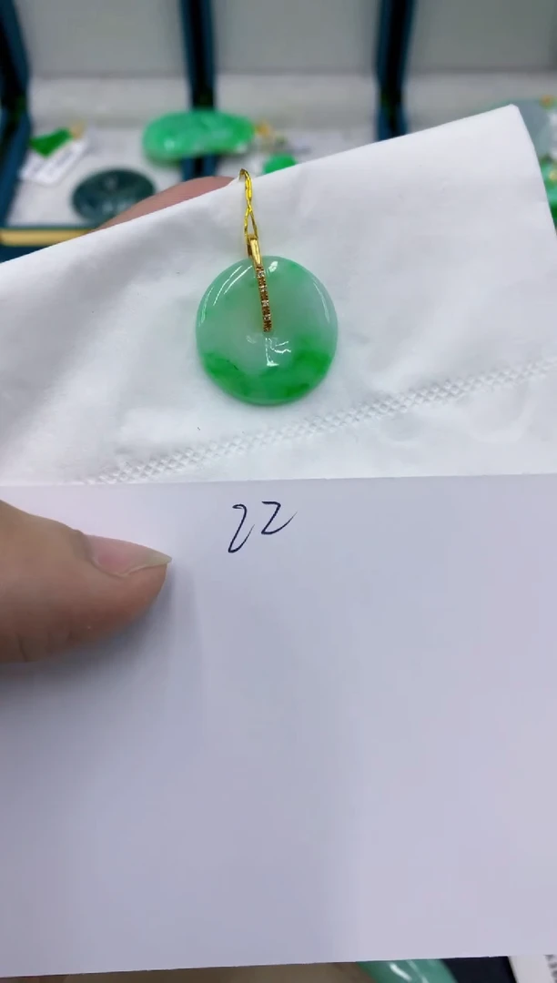 颈饰18K金镶嵌翡翠翡翠