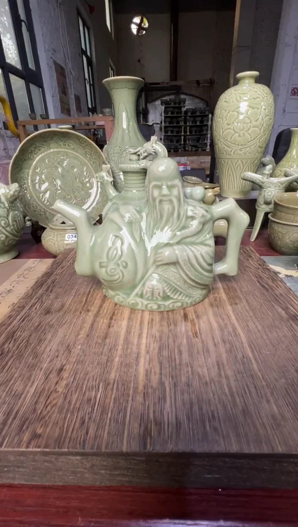 微瑕耀州窑两心壶