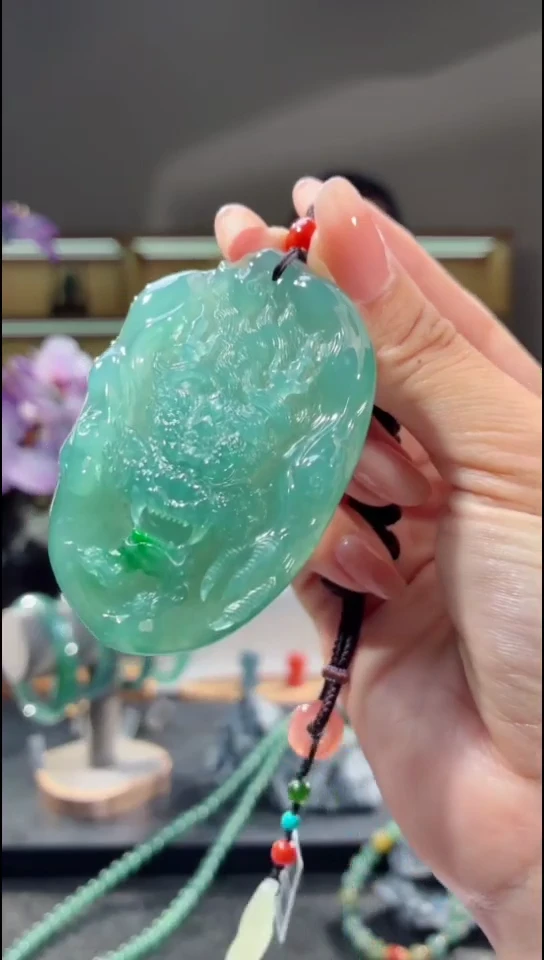 吊坠(不含链)未镶嵌翡翠龙牌