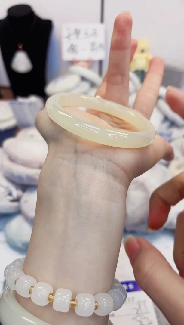 【闪购商品】石英质玉手镯未镶嵌217-美人条圈口56