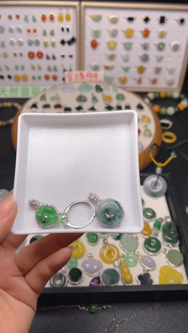 【闪购商品】翡翠颈饰银S925镶嵌吊坠