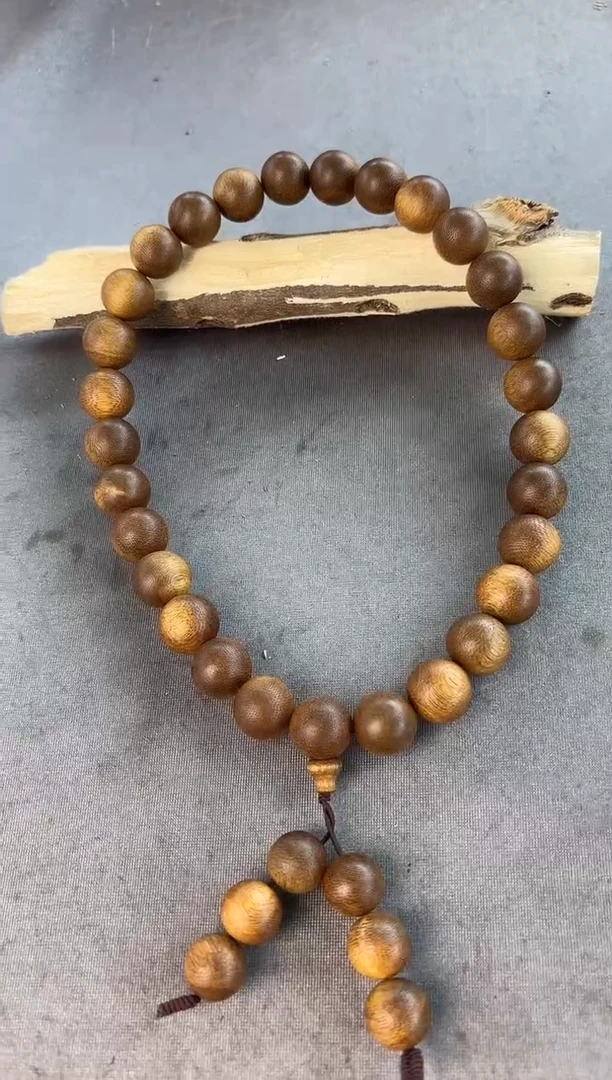 沉香沉香碎屑富森红土16手持圆珠多样性发一