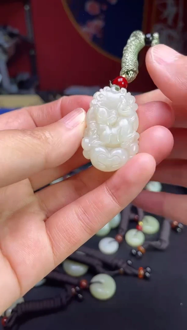 颈饰未镶嵌和田玉1