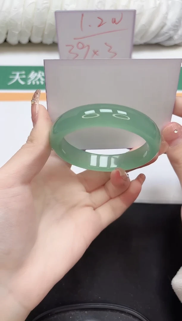 未镶嵌手镯石英质玉82-58