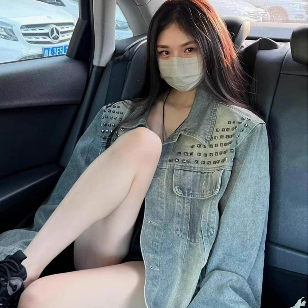 美式复古时尚重工铆钉牛仔外套女设计感百搭显瘦做旧小众慵懒风潮