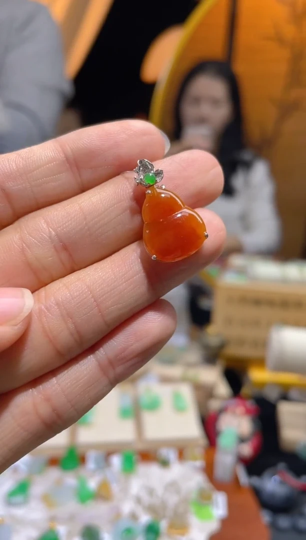 【闪购商品】翡翠颈饰18K金镶嵌假一赔三