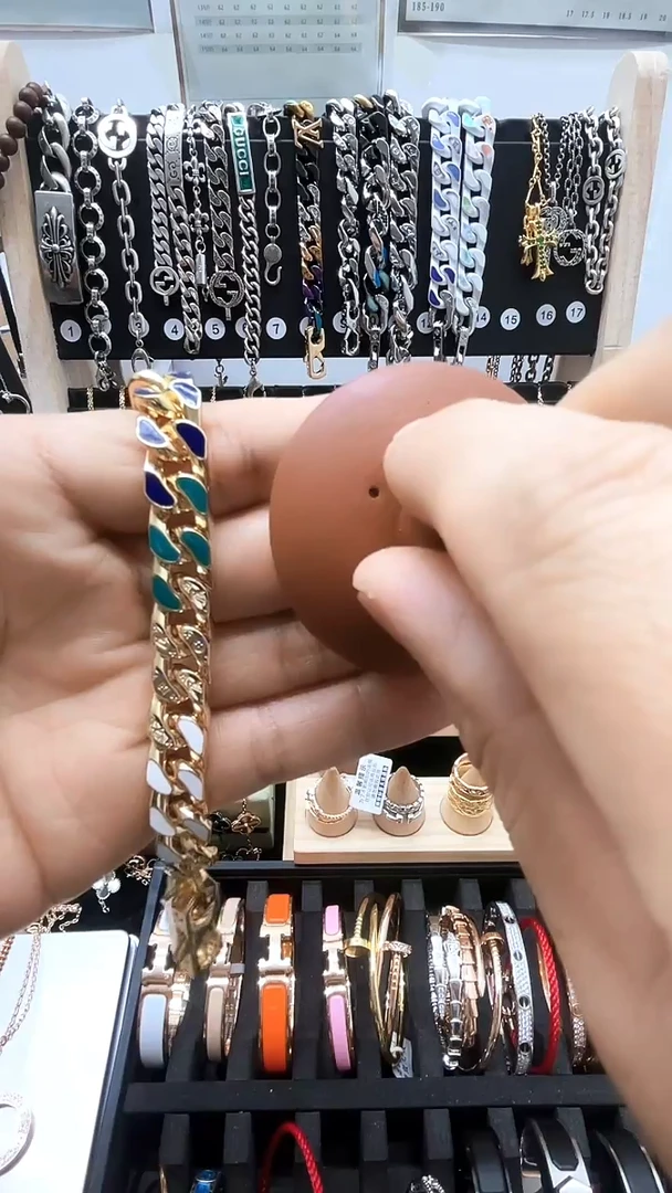 瓷片gdfhhjfhhjfrrf