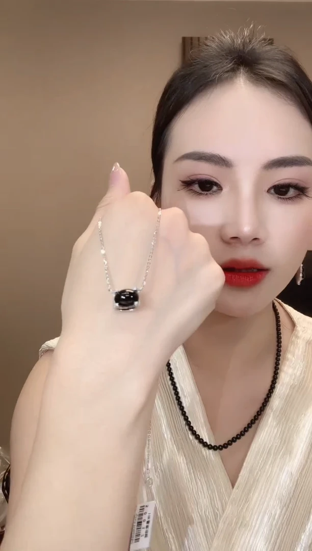 翡翠18K金镶嵌套链D21一件