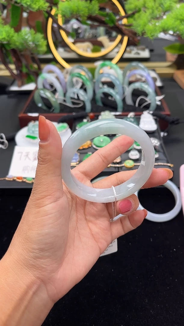 未镶嵌手镯翡翠手镯