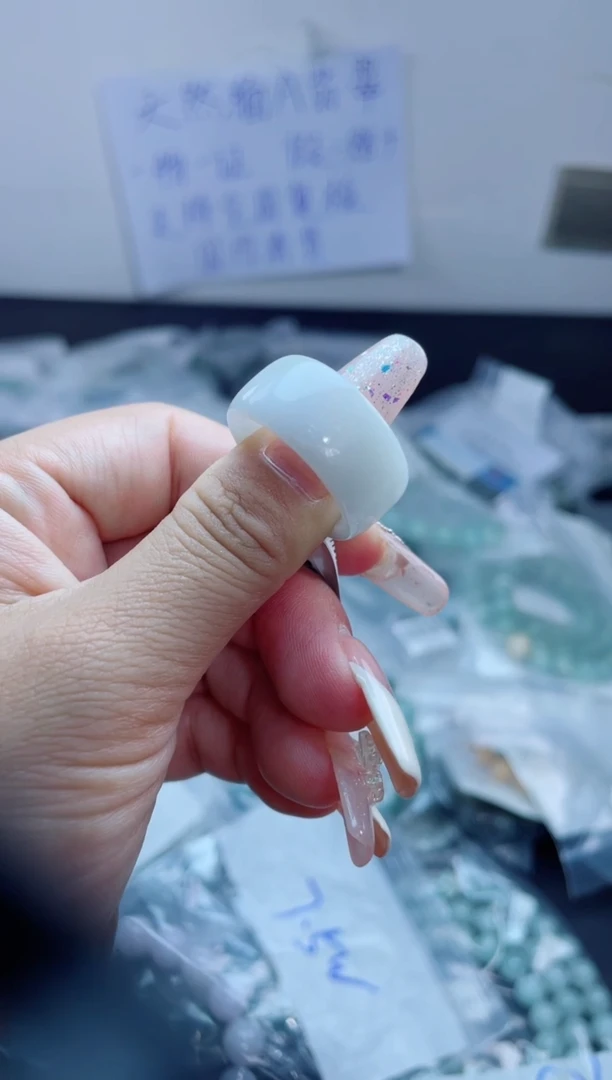 翡翠戒指未镶嵌戒圈