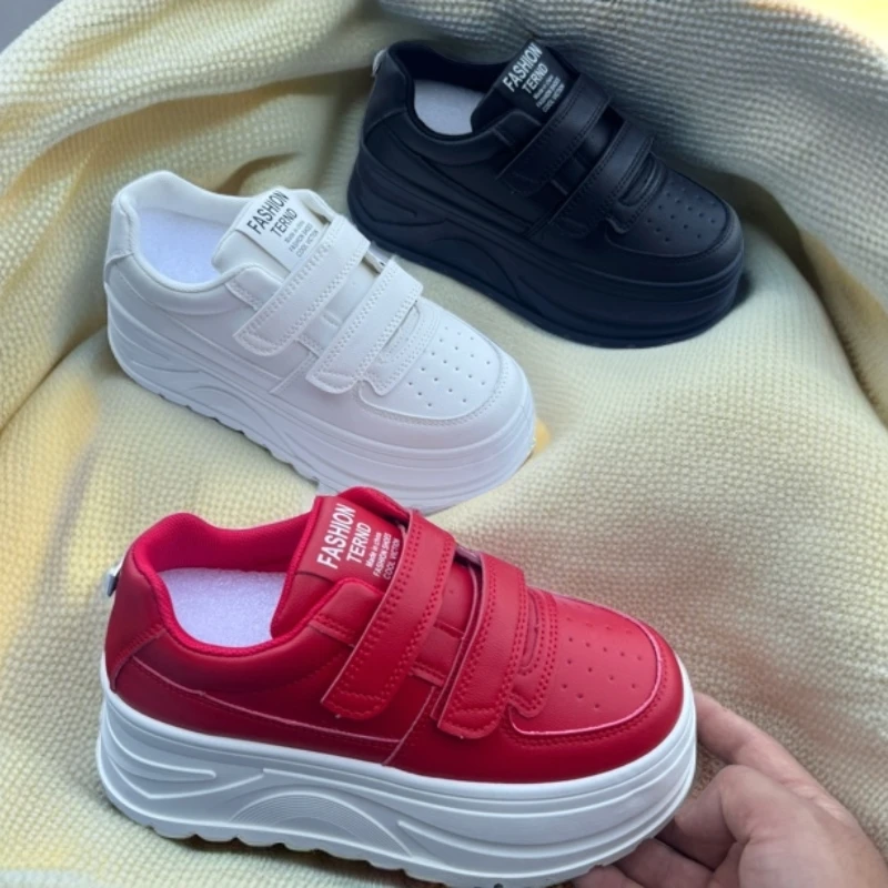 达人2562新款女鞋爆款休闲板鞋