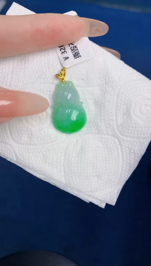 颈饰18K金镶嵌翡翠缅甸天然翡翠A货