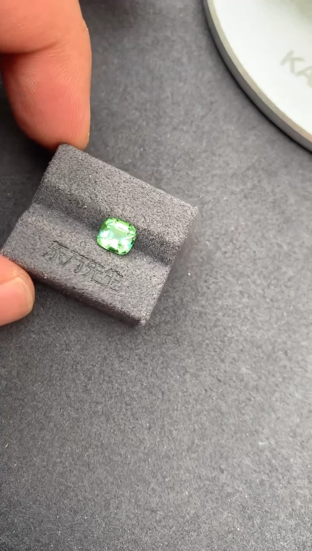 未镶嵌珠宝半成品碧玺1.3ct绿碧玺  定制  AE
