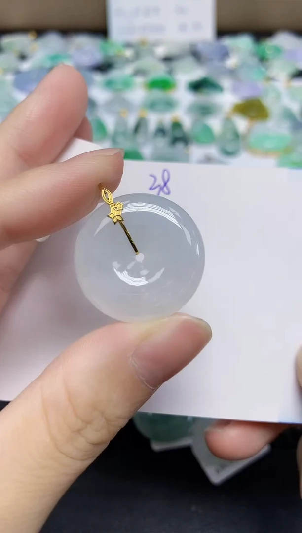 颈饰18K金镶嵌翡翠天然缅甸翡翠A货翡翠百元以上9元证书费自理