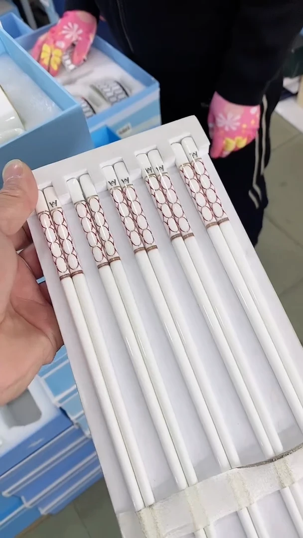 瓷片锅碗瓢盆一件不留@@1