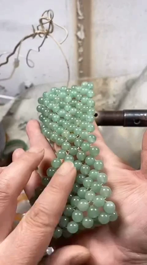 【闪购商品】石英质玉颈饰未镶嵌眼