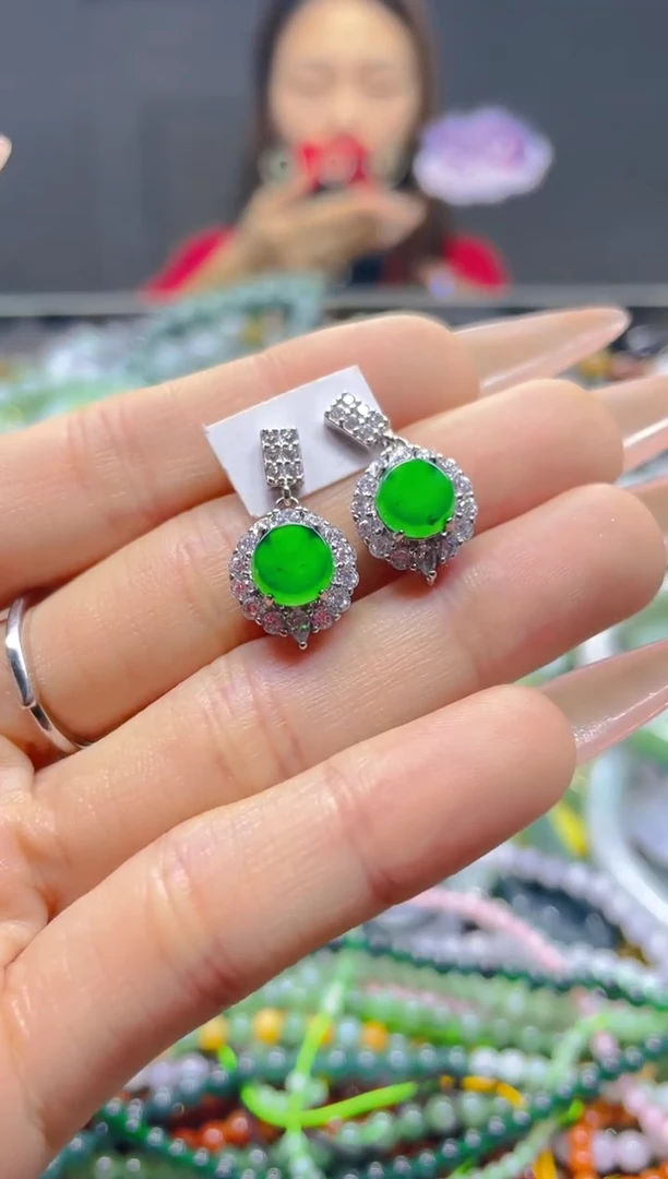 颈饰未镶嵌翡翠/R/翡翠A货，一件也是批发价