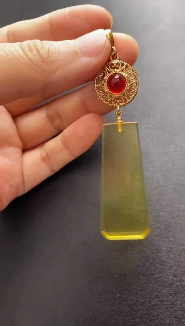 裸石琥珀未镶嵌吊坠