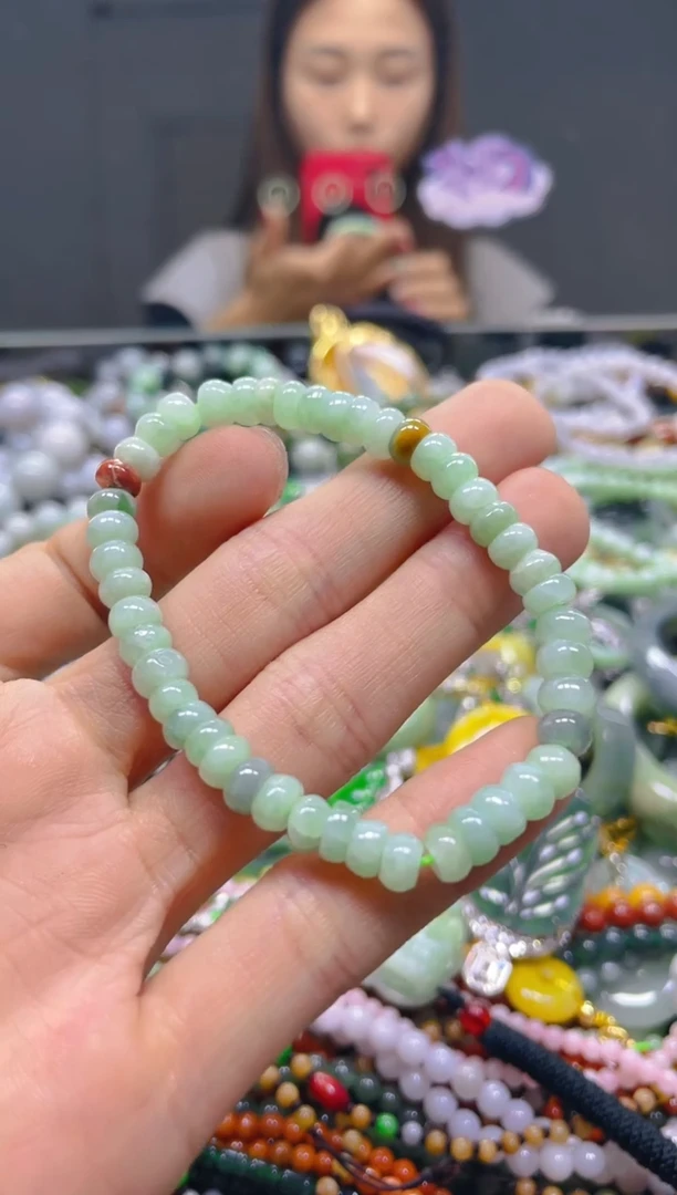 颈饰未镶嵌翡翠5MM/F/翡翠A货，一件也是批发价