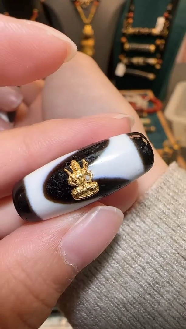 【闪购商品】玛瑙吊坠18K金镶嵌吊坠