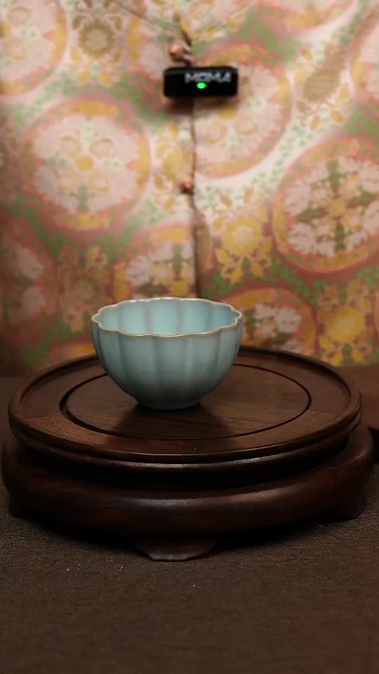 瓷片天青色菊瓣杯80ml微瑕不带礼盒