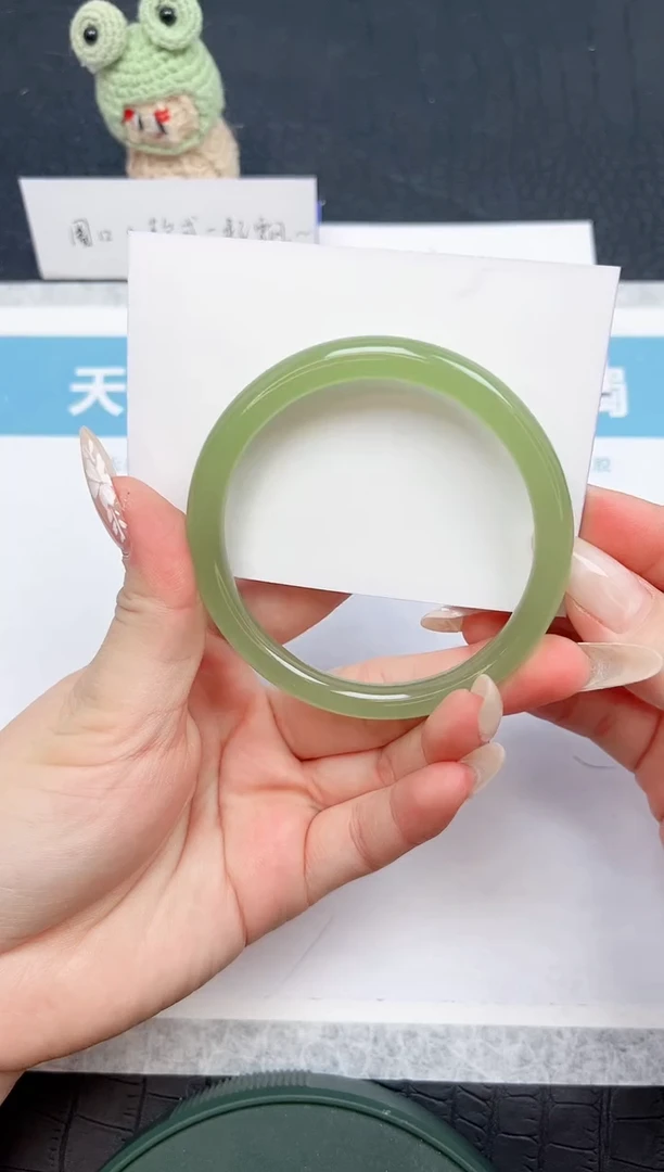 【闪购商品】石英质玉手镯未镶嵌40-58.6