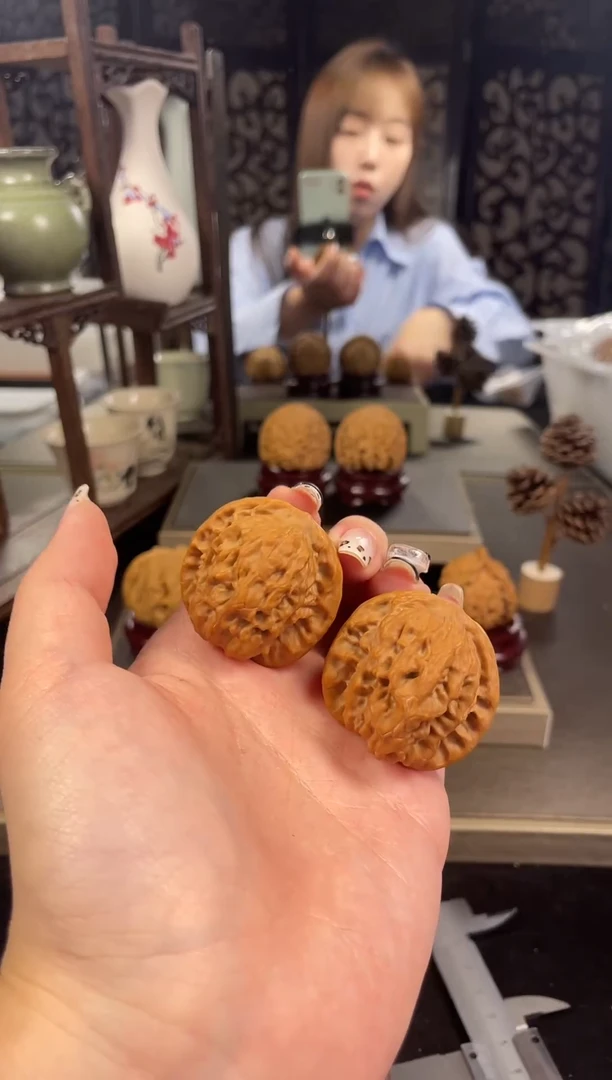 【闪购商品】文玩核桃把件野狼38尺-58