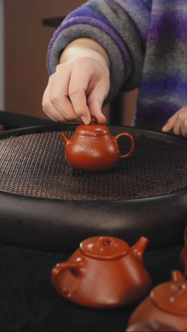 茶壶紫砂梨形 朱泥