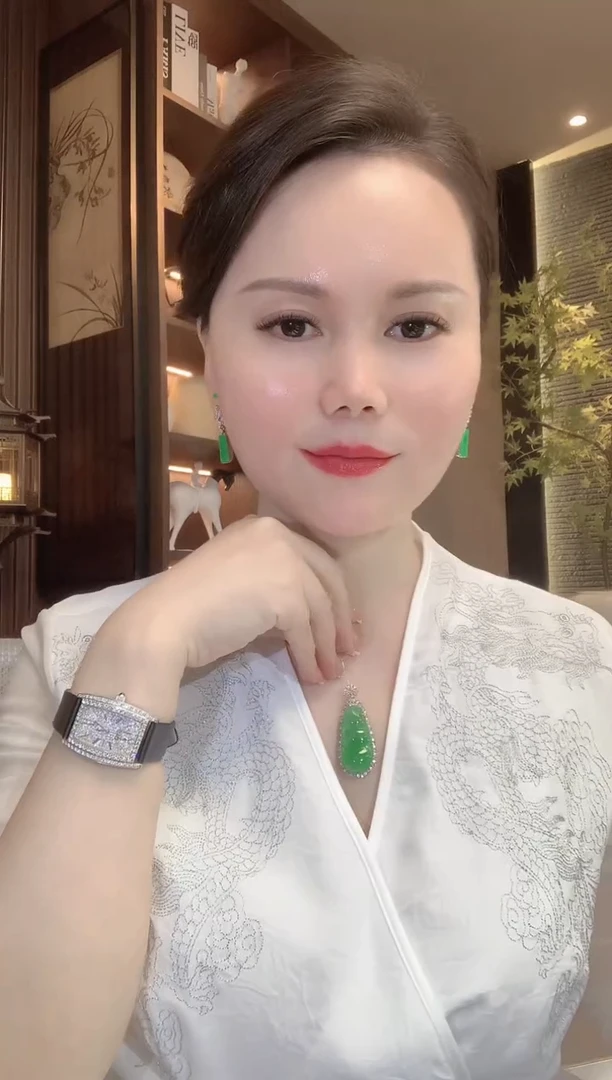 吊坠(不含链)18K金镶嵌翡翠C61