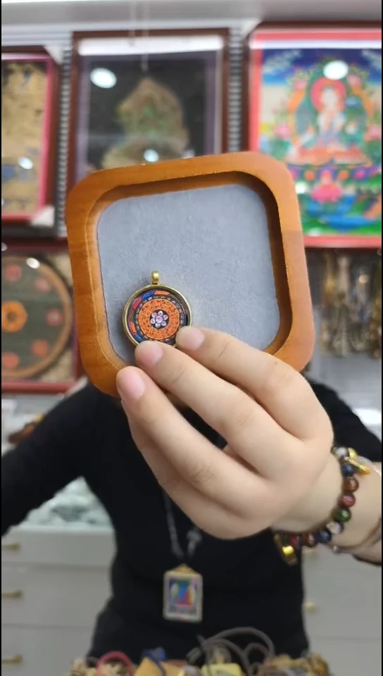 吊坠王***1六字 纯手绘唐卡（非质量问题 不退不换）不带链子