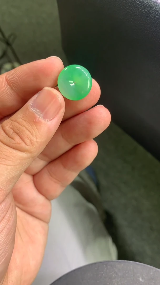 颈饰未镶嵌翡翠平安扣