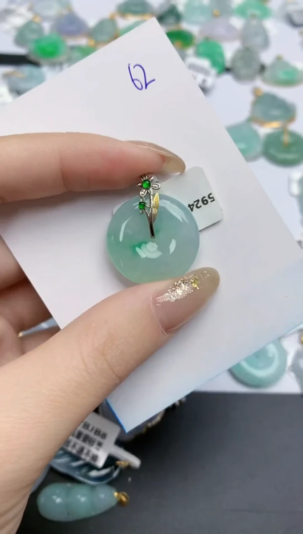 【闪购商品】翡翠颈饰18K金镶嵌天然缅甸翡翠A货